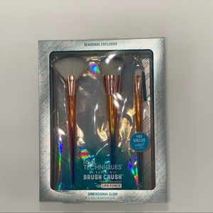 Real Techniques- makeup brushes